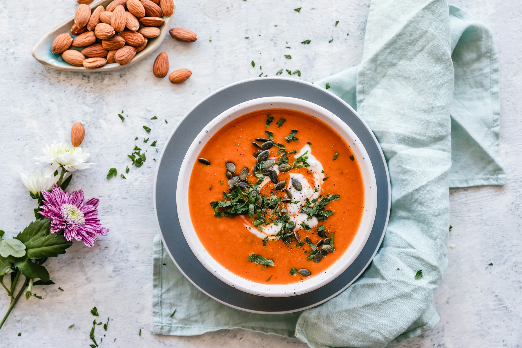 Real home-kitchen practice for online cooking class food safety and allergen boundaries